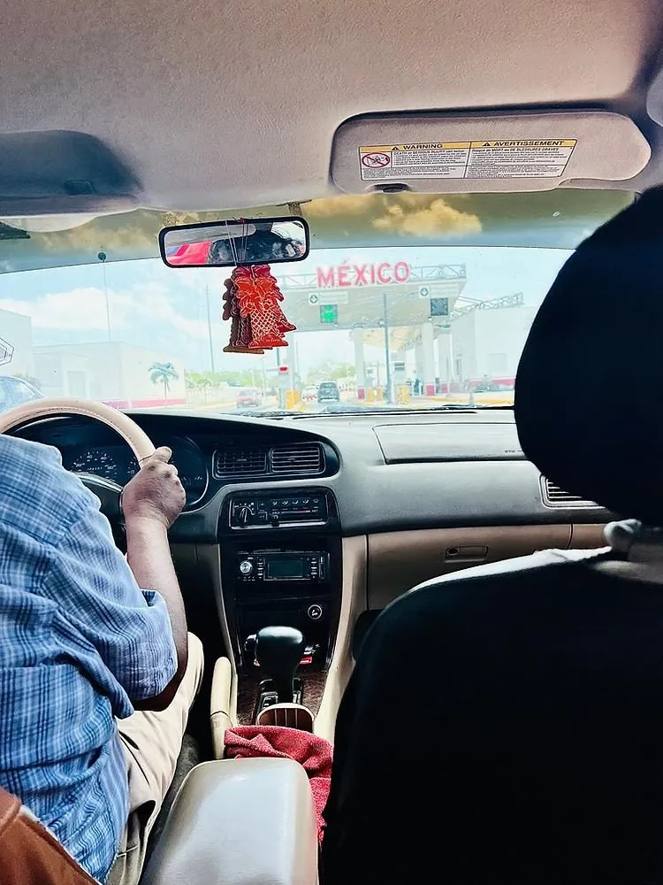 Cruzando la garita rumbo a México